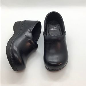 Dansko Black Leather Kids Clogs